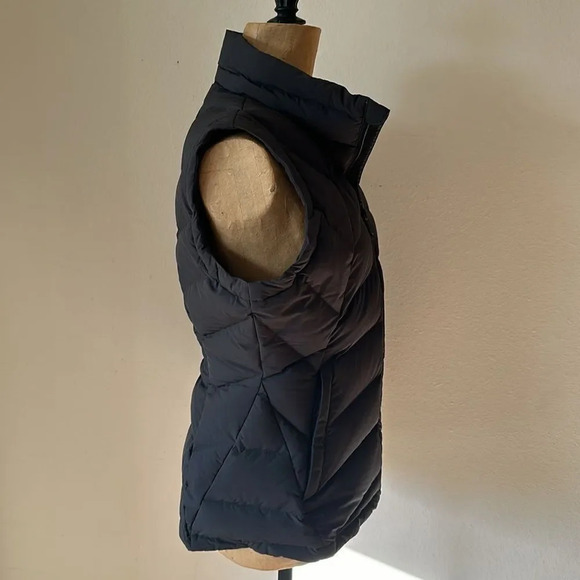 Spyder sz S Syrround Vest Black 700 down filled zip pockets NWOT zip front - Picture 4 of 9